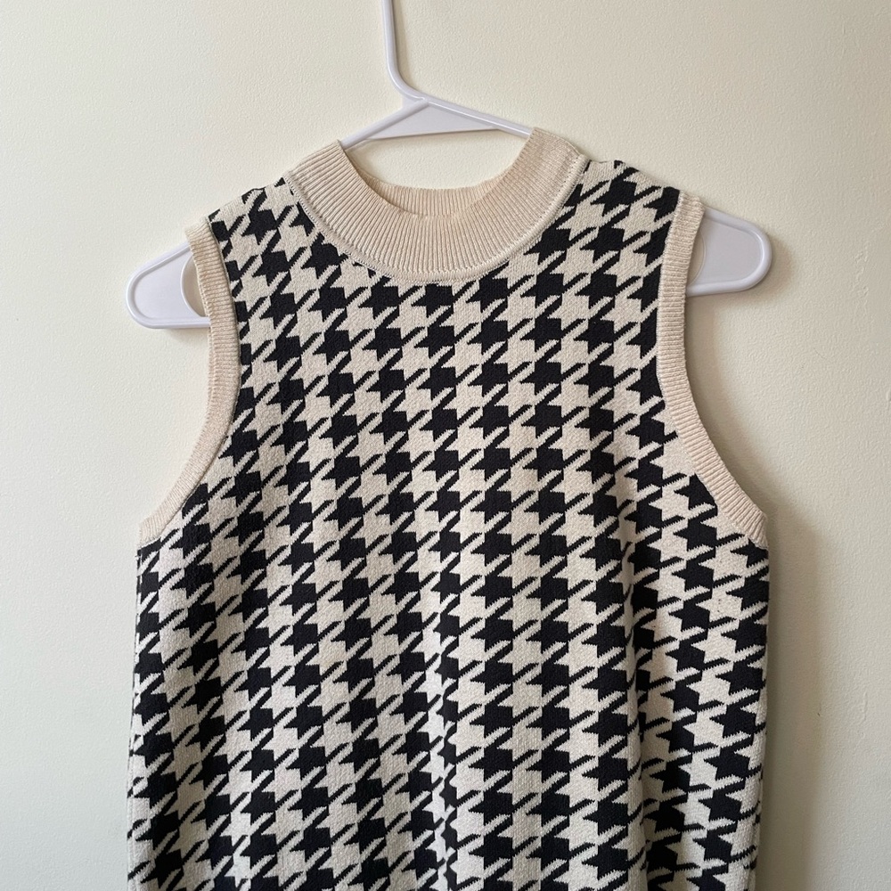 LOFT Black and Cream Knit Sweater Vest